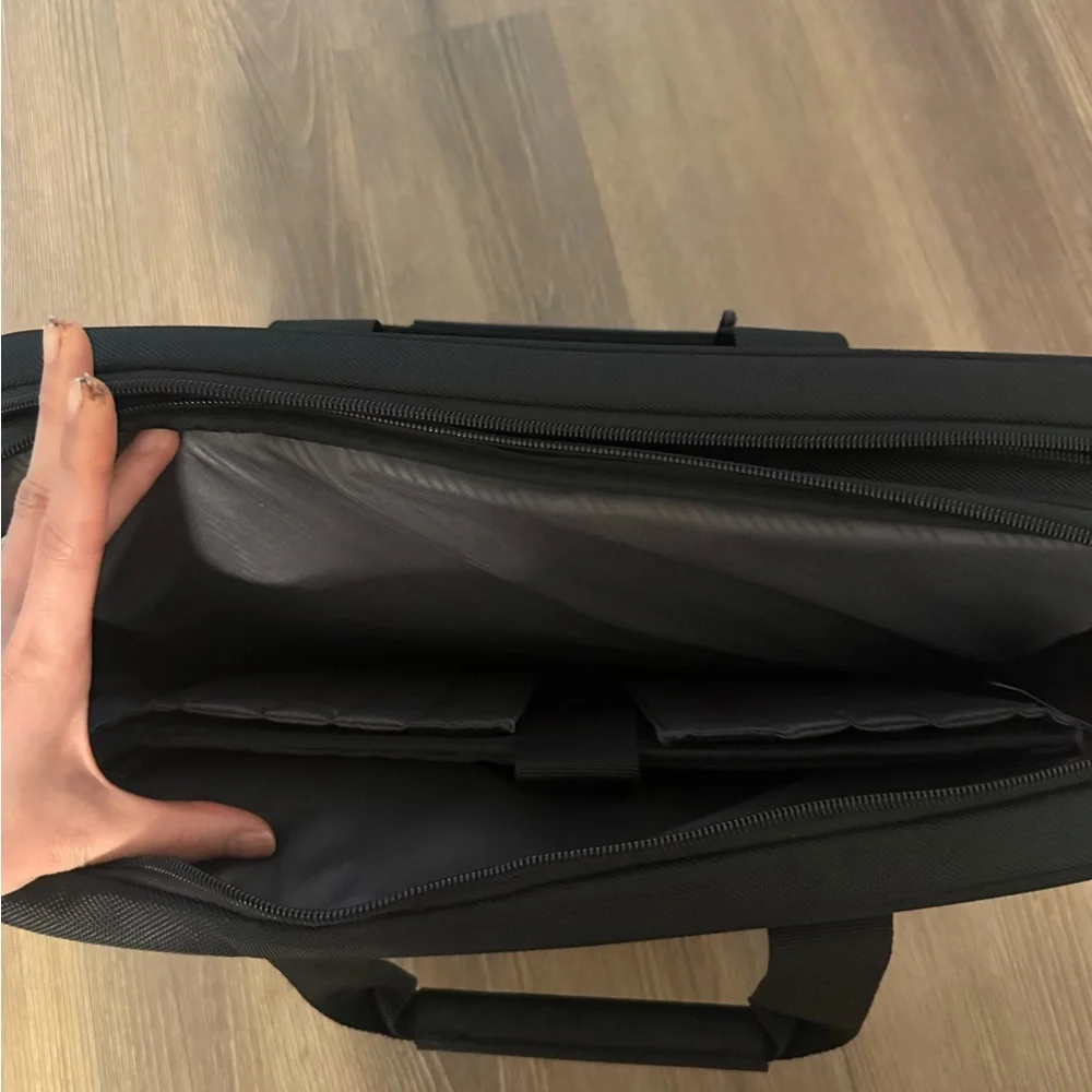 Samsonite 141271-1041 Classic 2 15.6